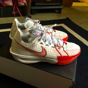 Nike G.T. Cut 3

Summit White/Picante Red/Football Grey/Metallic Silver. Size 11